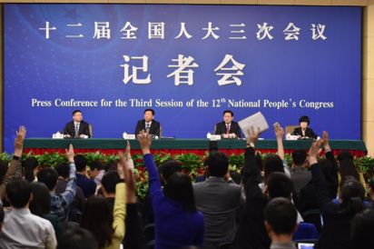 人社部長尹蔚民答記者問