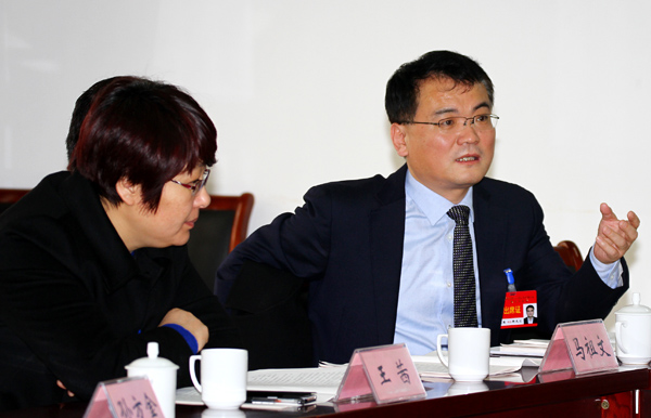 東港區代表團審議《政府工作報告》