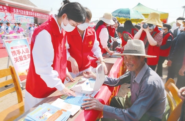 科普進農村 聯手送健康